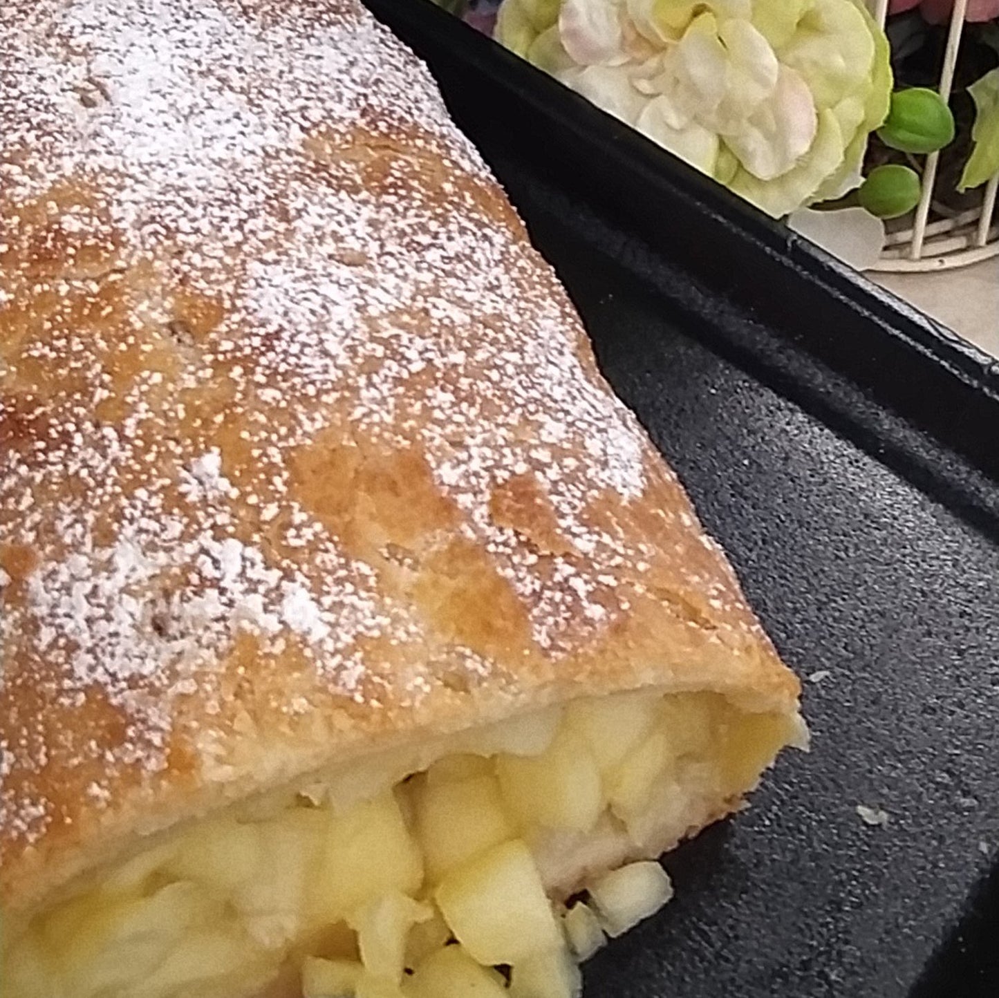 Apple strudel Arthurs Bakehouse