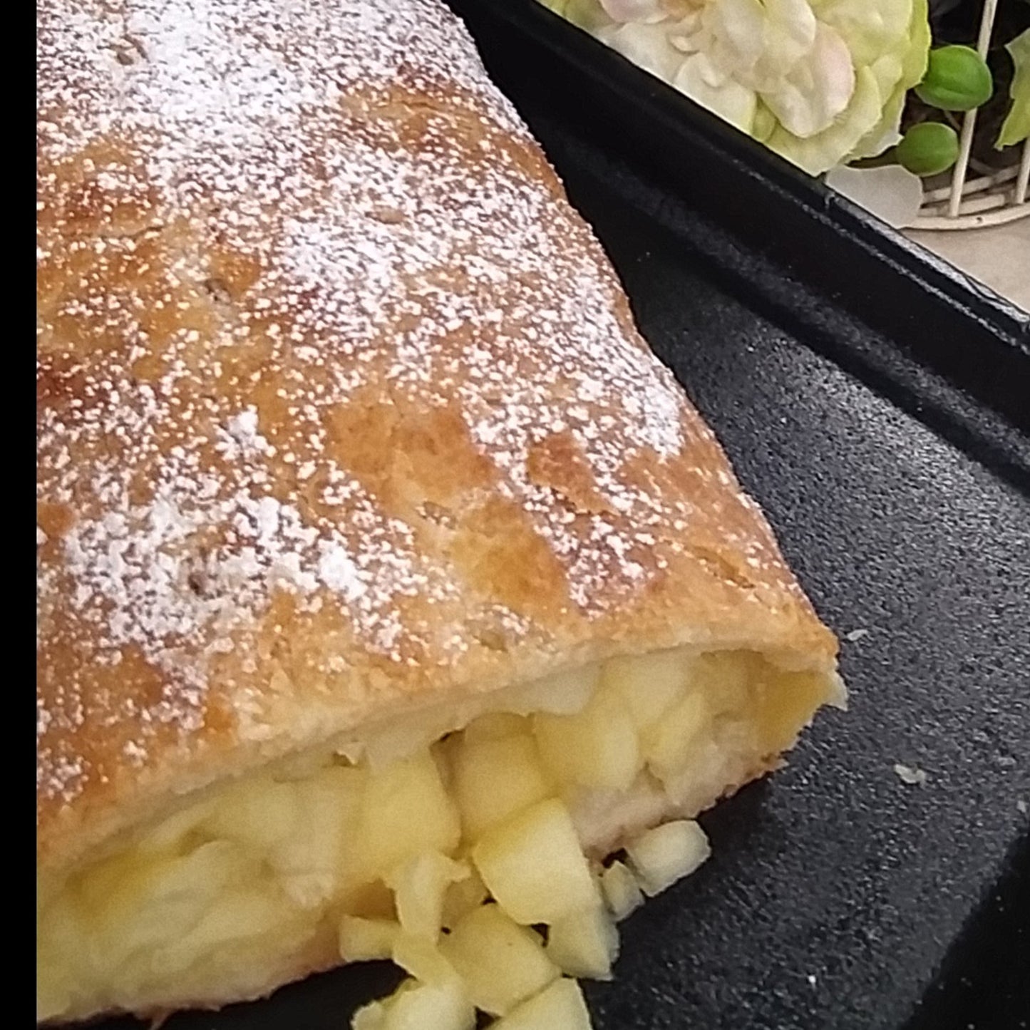 Arthurs Bakehouse Apple Strudel